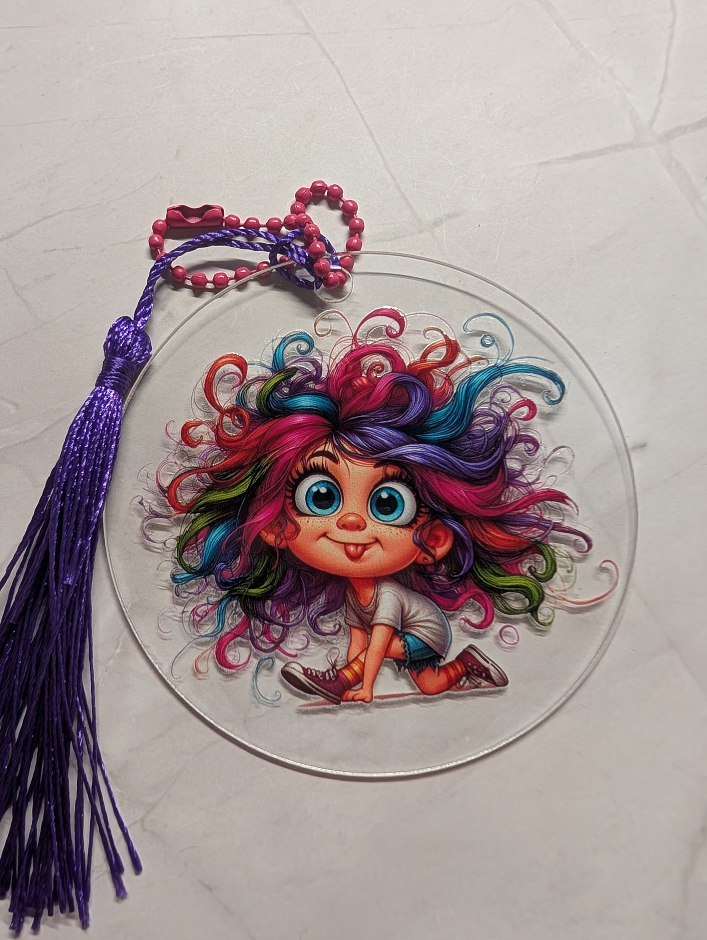 Acryl-Anhänger mit frechen Mädchenmotiven