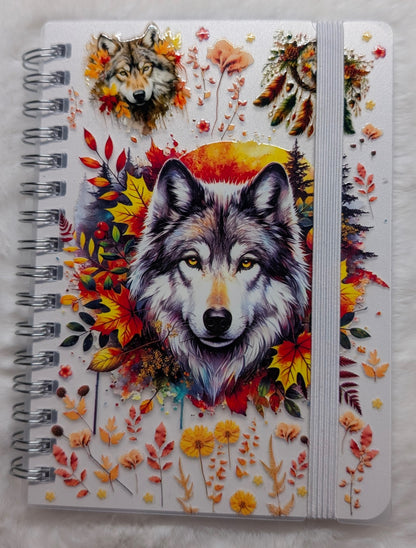 Geschenkset „Wolf“ – 4-teilig | Notizbuch, Stift, Lesezeichen & Schlüsselanhänger