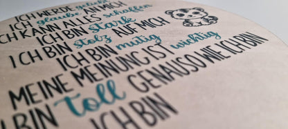 Personalisierte Affirmationsscheibe aus Holz – mit deinem Namen & Wunschmotiv